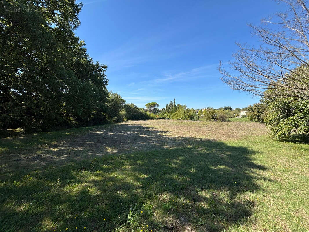 Terrain à GRIGNAN