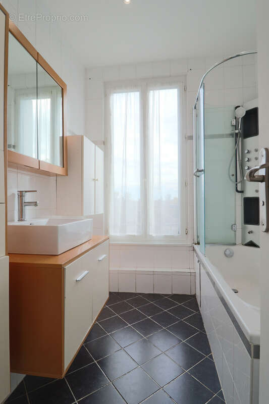 Appartement à LE PERREUX-SUR-MARNE