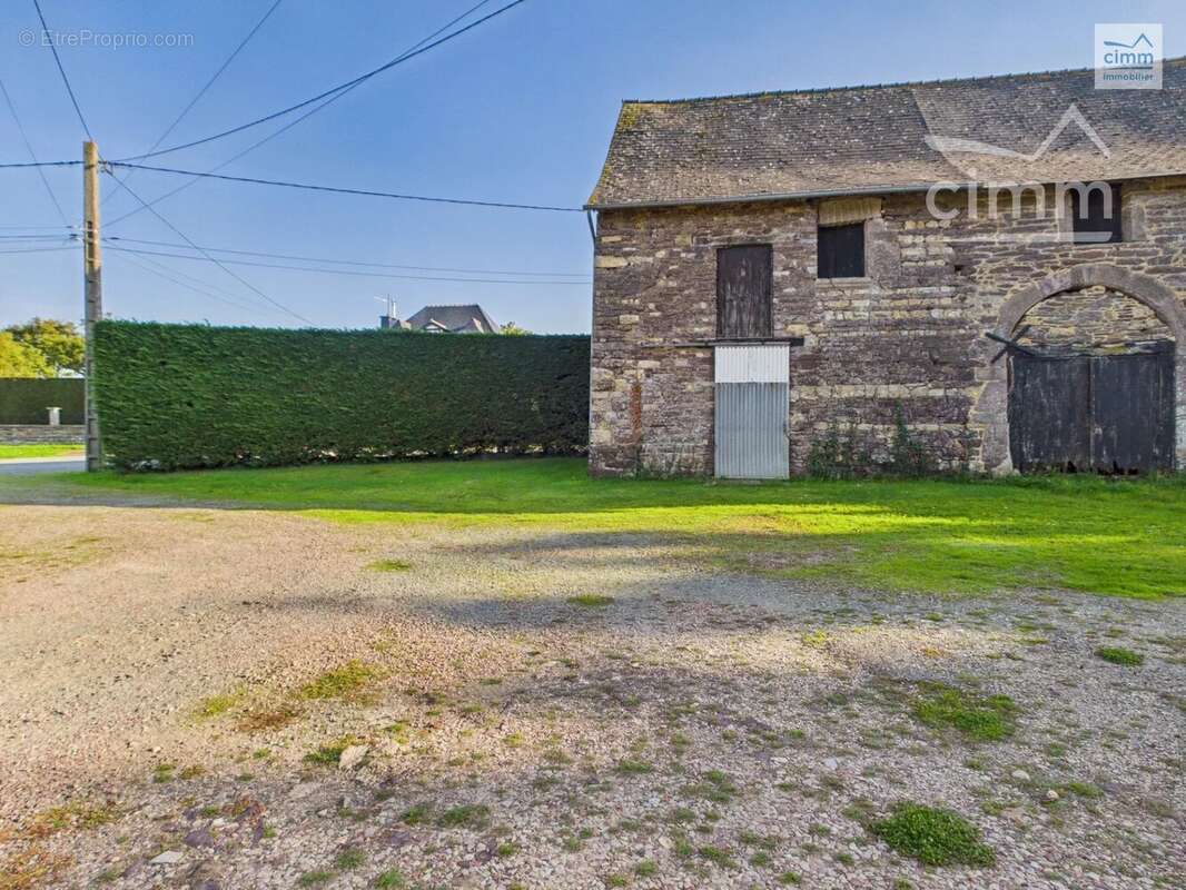 Maison à SAINT-THURIAL