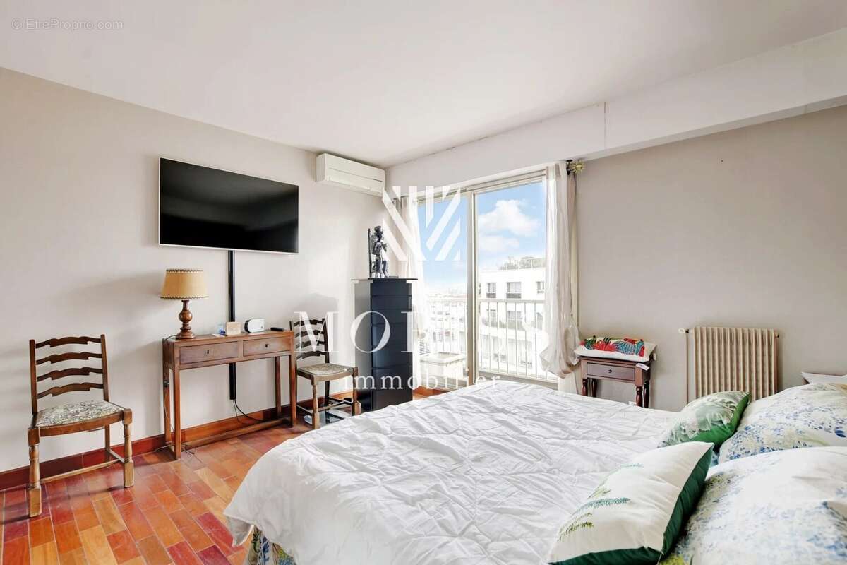 Appartement à PARIS-14E