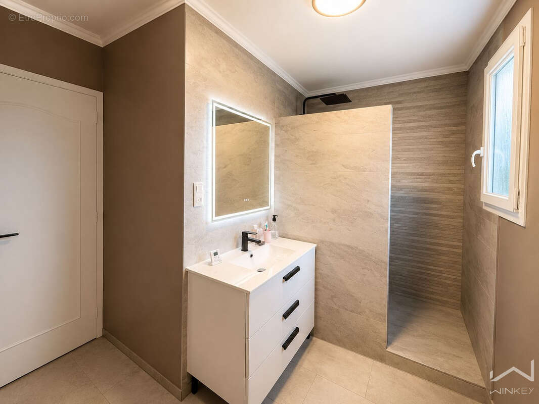 Appartement T3 de 90 m2   Résidence Les Trois Châteaux   Montélimar - photo 8
