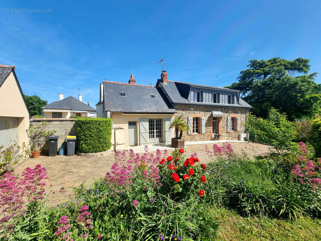 Maison à SAINT-ERBLON