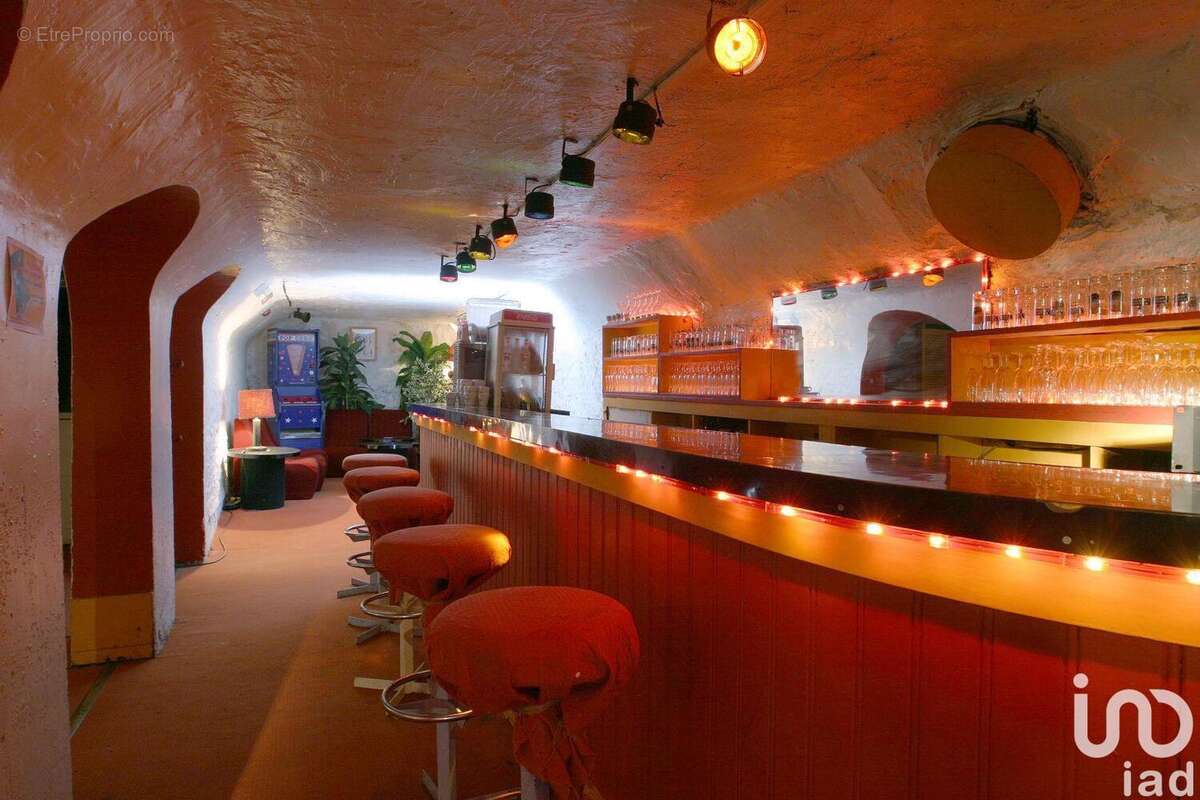 Photo 3 - Commerce à CERNAY-LA-VILLE