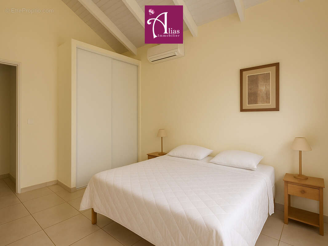 Maison à PETIT-BOURG