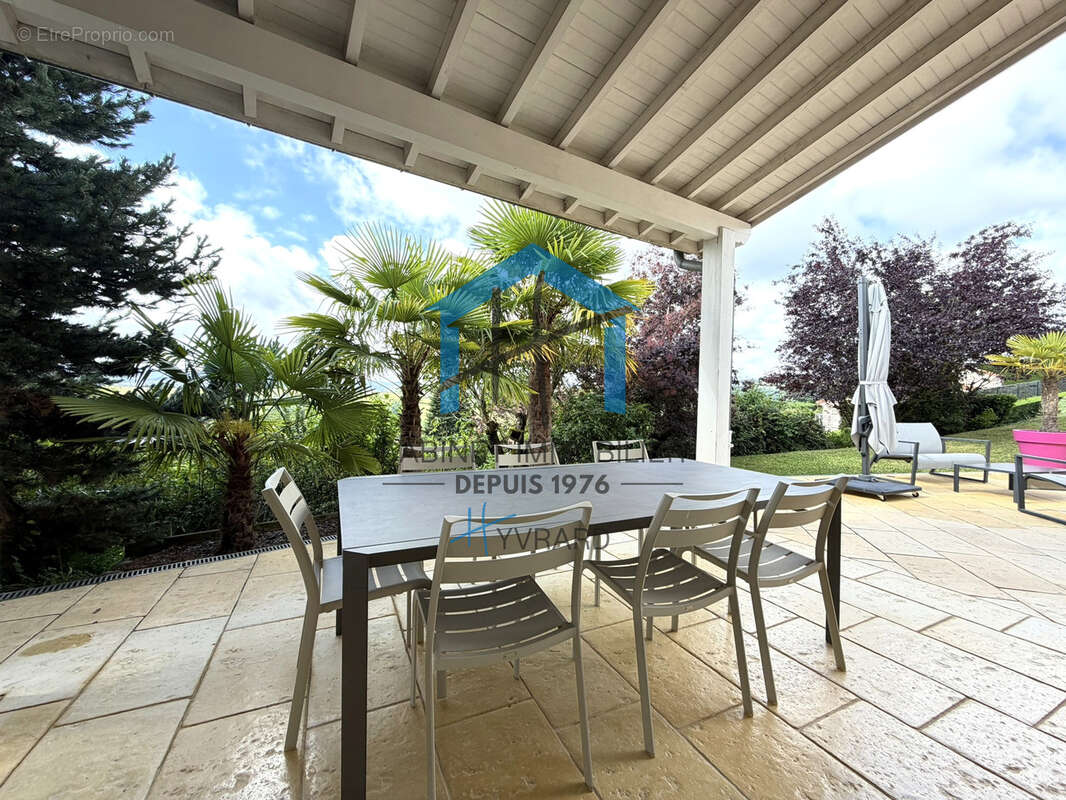 Villa type 7 de 210 m2 avec piscine LA FOUILLOUSE - ECULIEU - photo 11