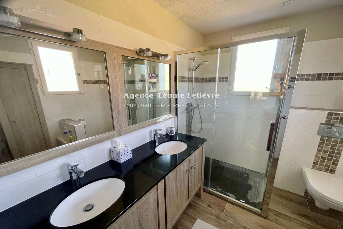 Maison à LES ISSAMBRES