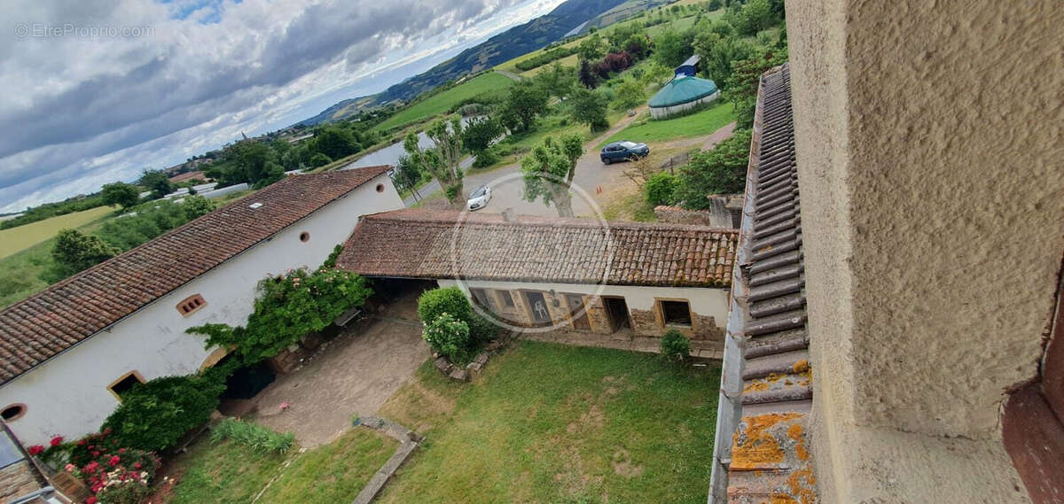 Maison à BESSENAY
