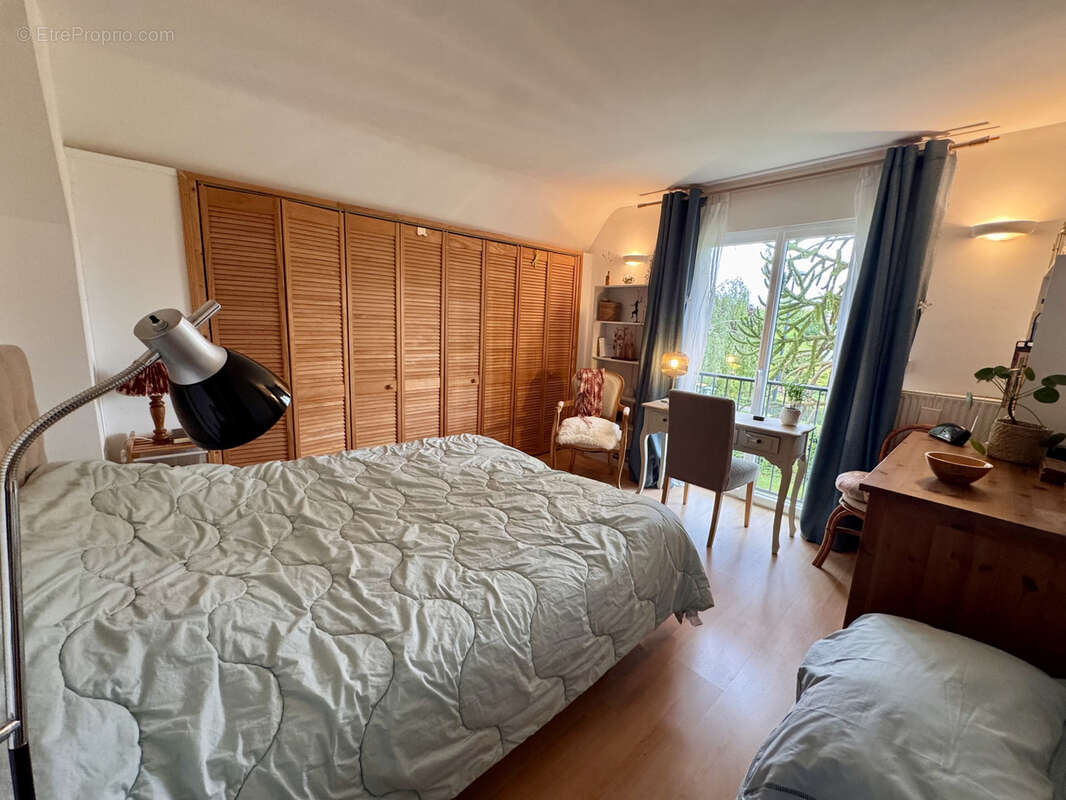 VERS-SUR-SELLE - Pavillon 185m2 7Chbs - Jardin - SS Complet - photo 10