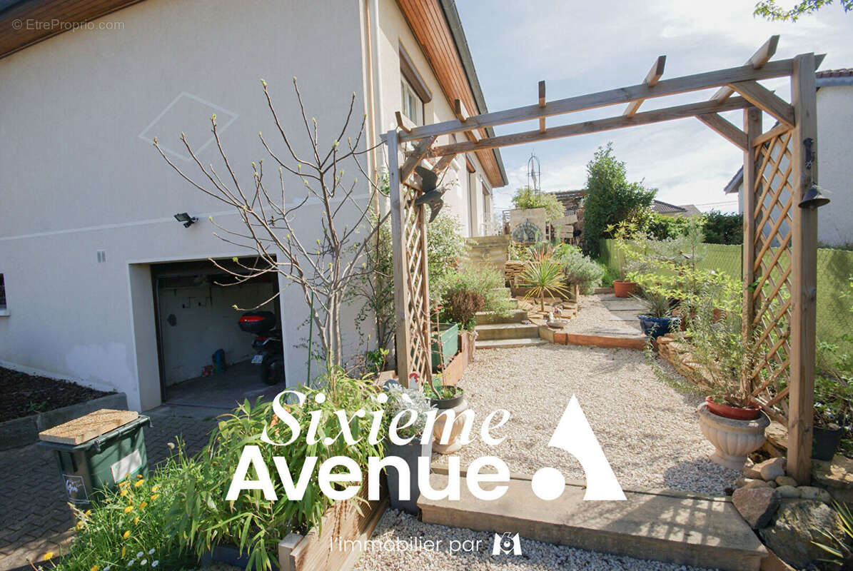 Maison à SAINT-PRIEST