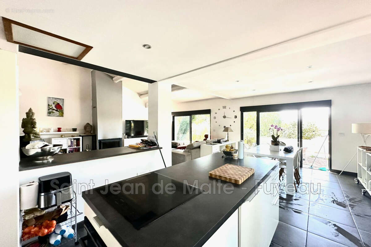 Maison à POURRIERES