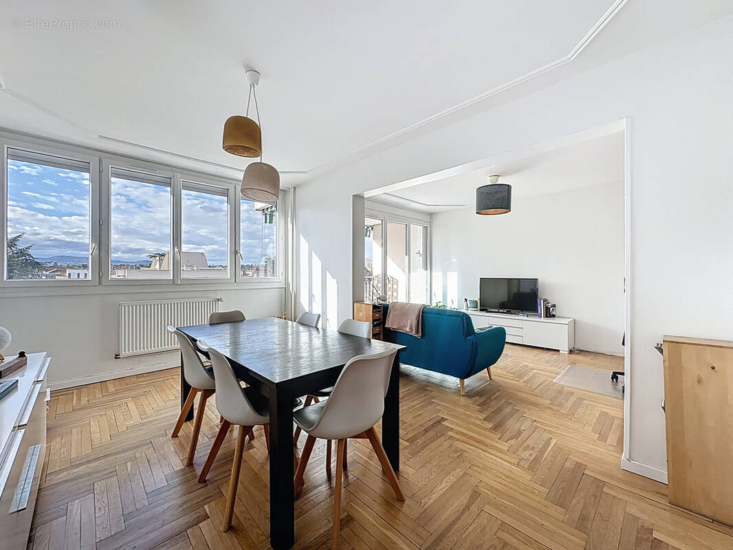 Appartement à TASSIN-LA-DEMI-LUNE