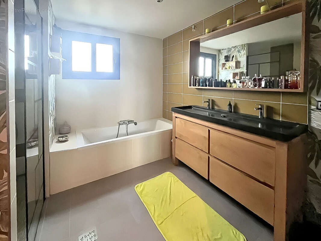 Maison à SAINTE-SOULLE