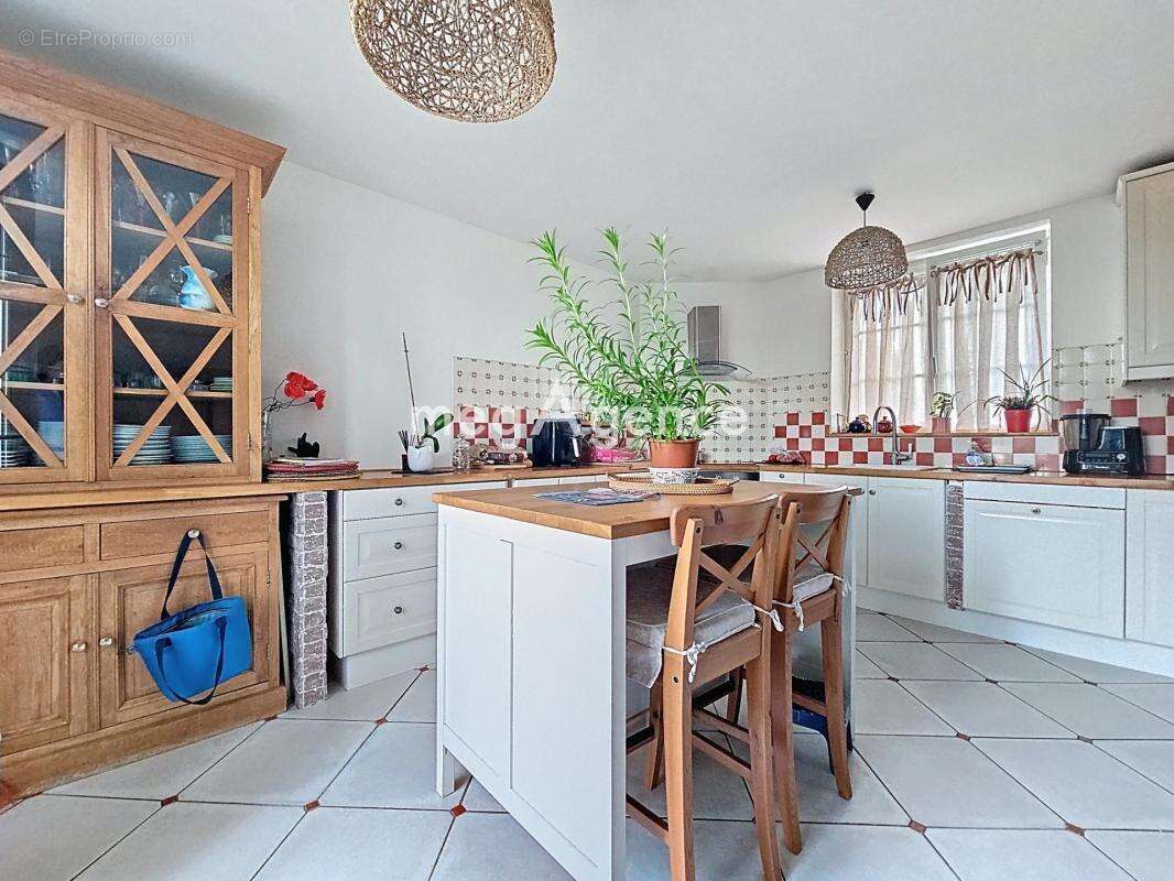 Maison à BOUAFLE