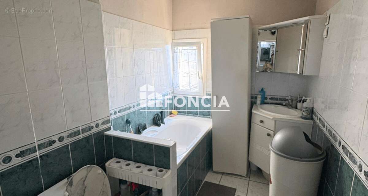 Appartement à FRESNES