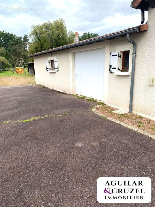 Maison à NEUVY-SUR-BARANGEON