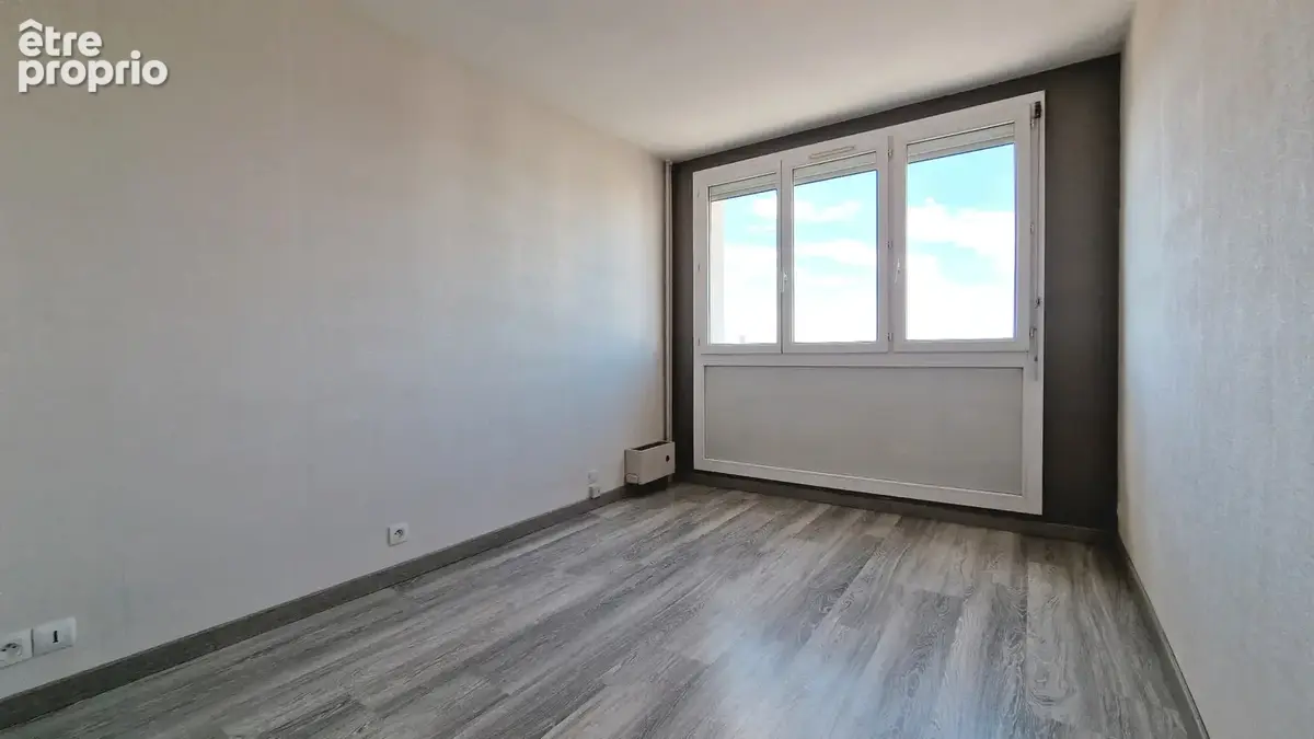 Appartement - 93 m2 - 5 pièces - photo 7