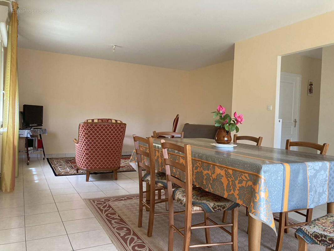 Maison à DONVILLE-LES-BAINS