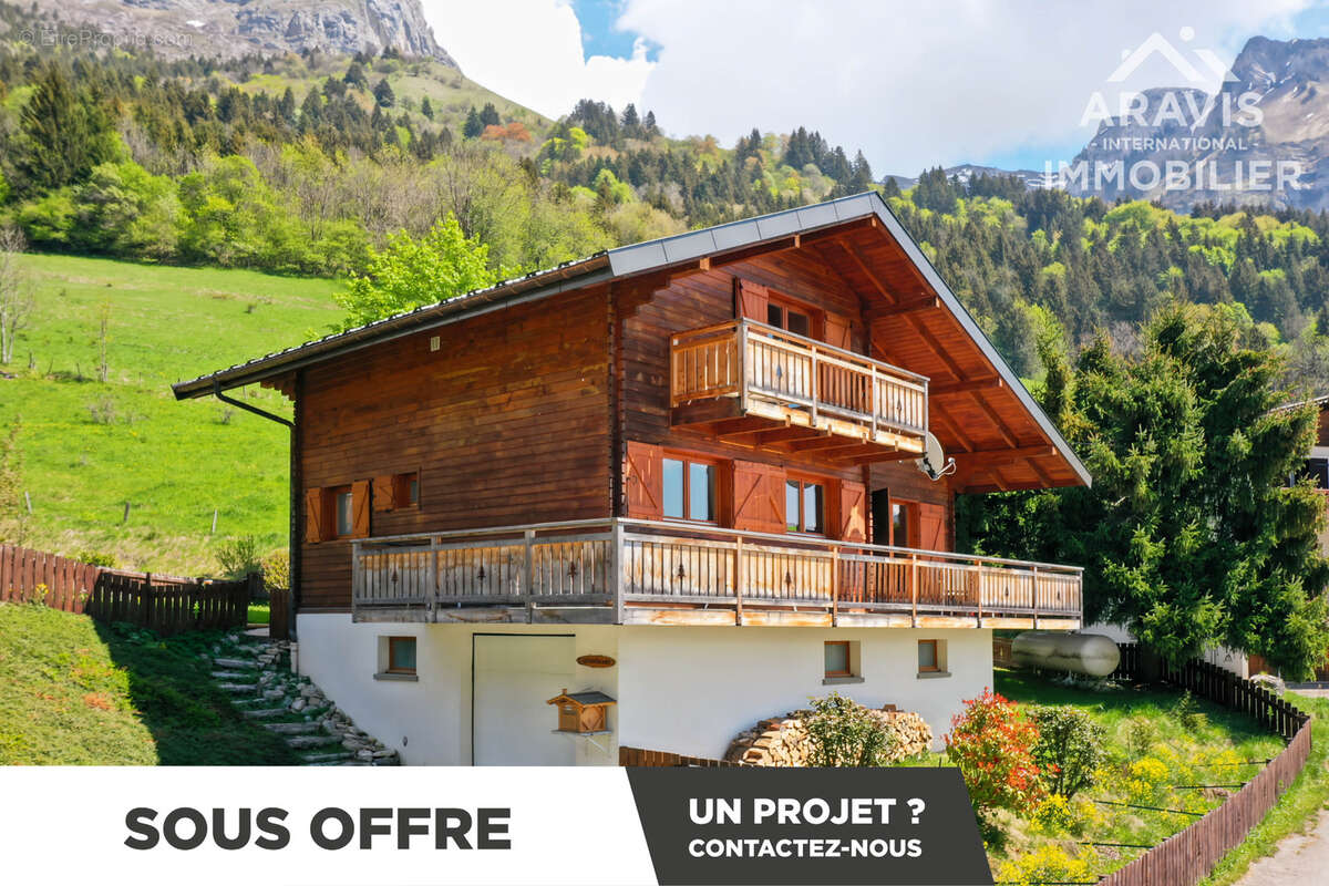 Maison à MONTMIN