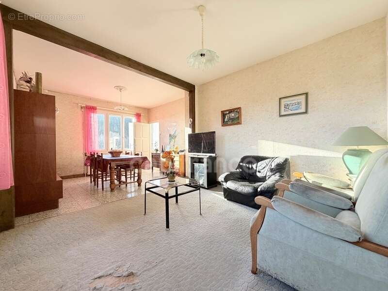 Maison à LA TUILIERE