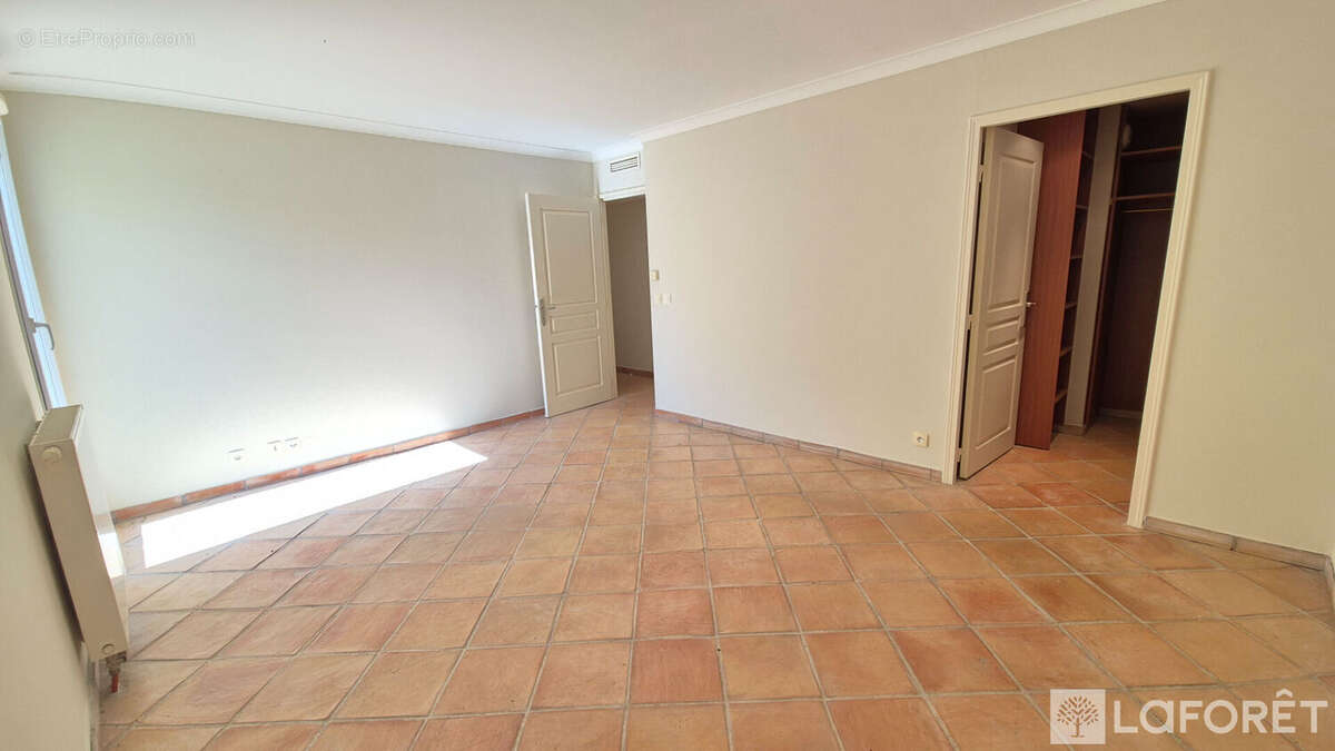 Appartement à VALBONNE