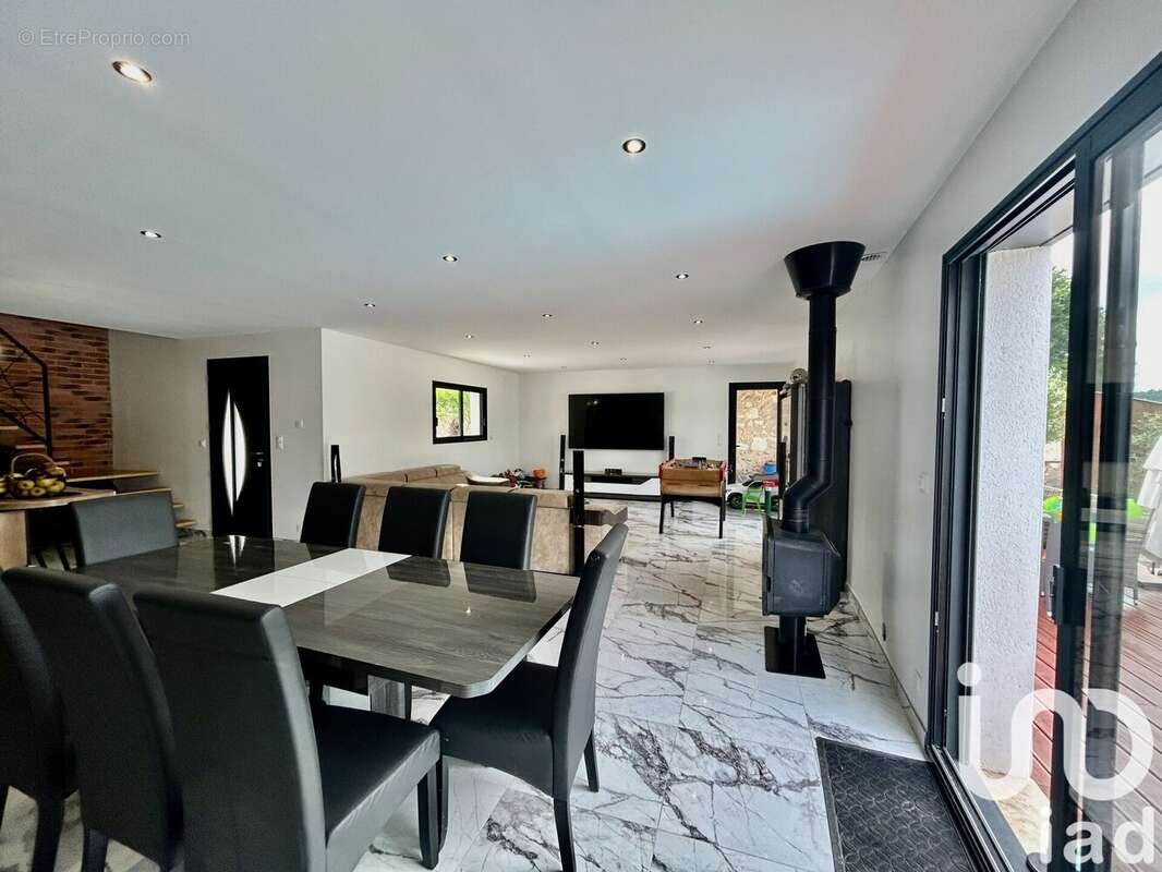 Photo 4 - Maison à LA BREILLE-LES-PINS