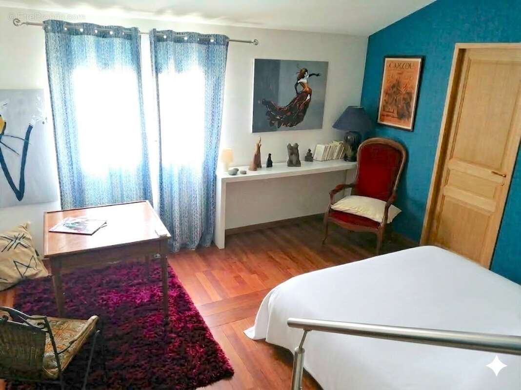 Maison à SAINT-BAUZILLE-DE-MONTMEL