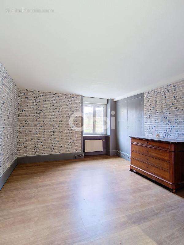 Maison à SAINT-BLIN