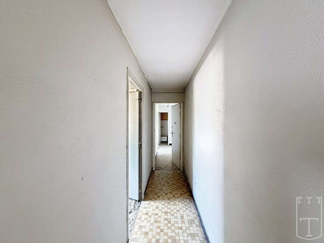 Exclusivite t3 à rénover - photo 3