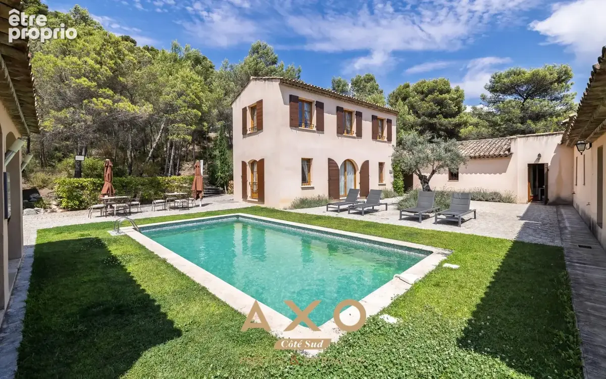 Saint marc jaumegarde - vue sainte victoire - ensemble immobilier - 2 maisons - 380 m2  - appartements - jacuzzi - spa - 2 pisci - photo 2