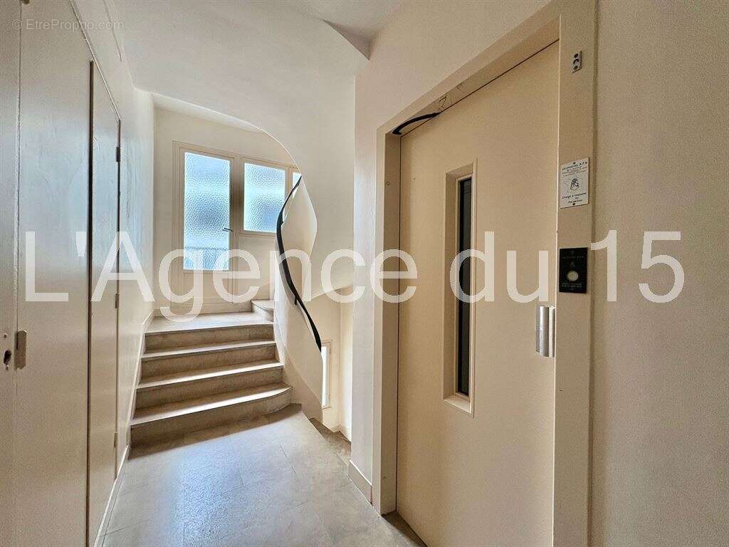 Appartement à PARIS-15E