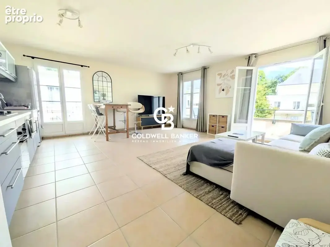 Appartement lumineux avec balcon & garage dans une résidence de standing à Saint-Cyr-sur-Loire - photo 3
