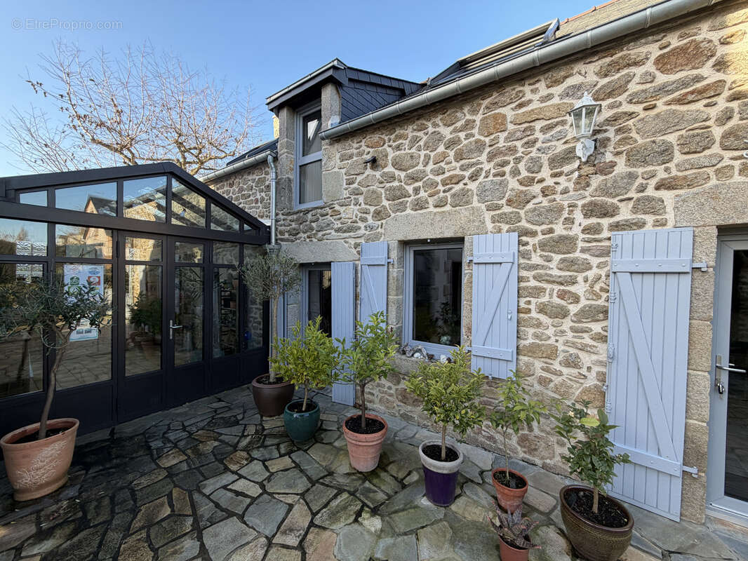 Maison à SAINT-JACUT-DE-LA-MER