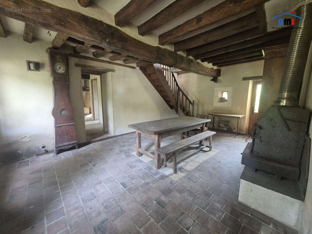Maison à MOUTIERS-AU-PERCHE