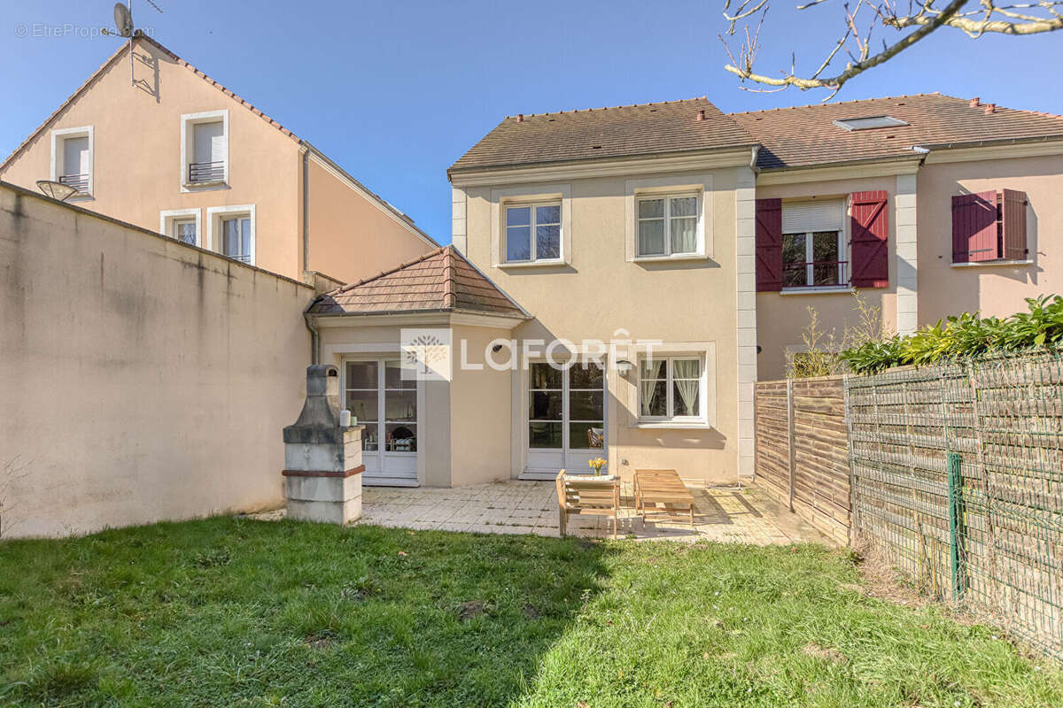 Maison à LA QUEUE-EN-BRIE