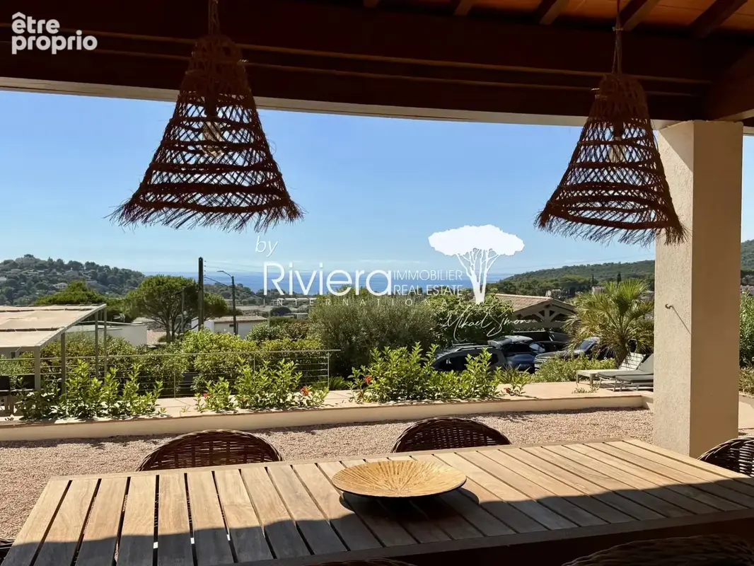 CAVALAIRE - Propriété 486m2 avec piscine et vue mer ! - photo 17