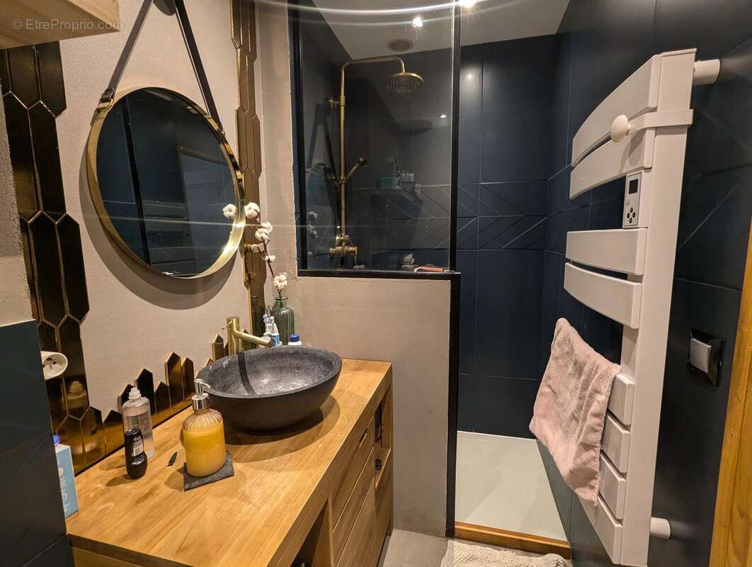 Appartement à MORILLON