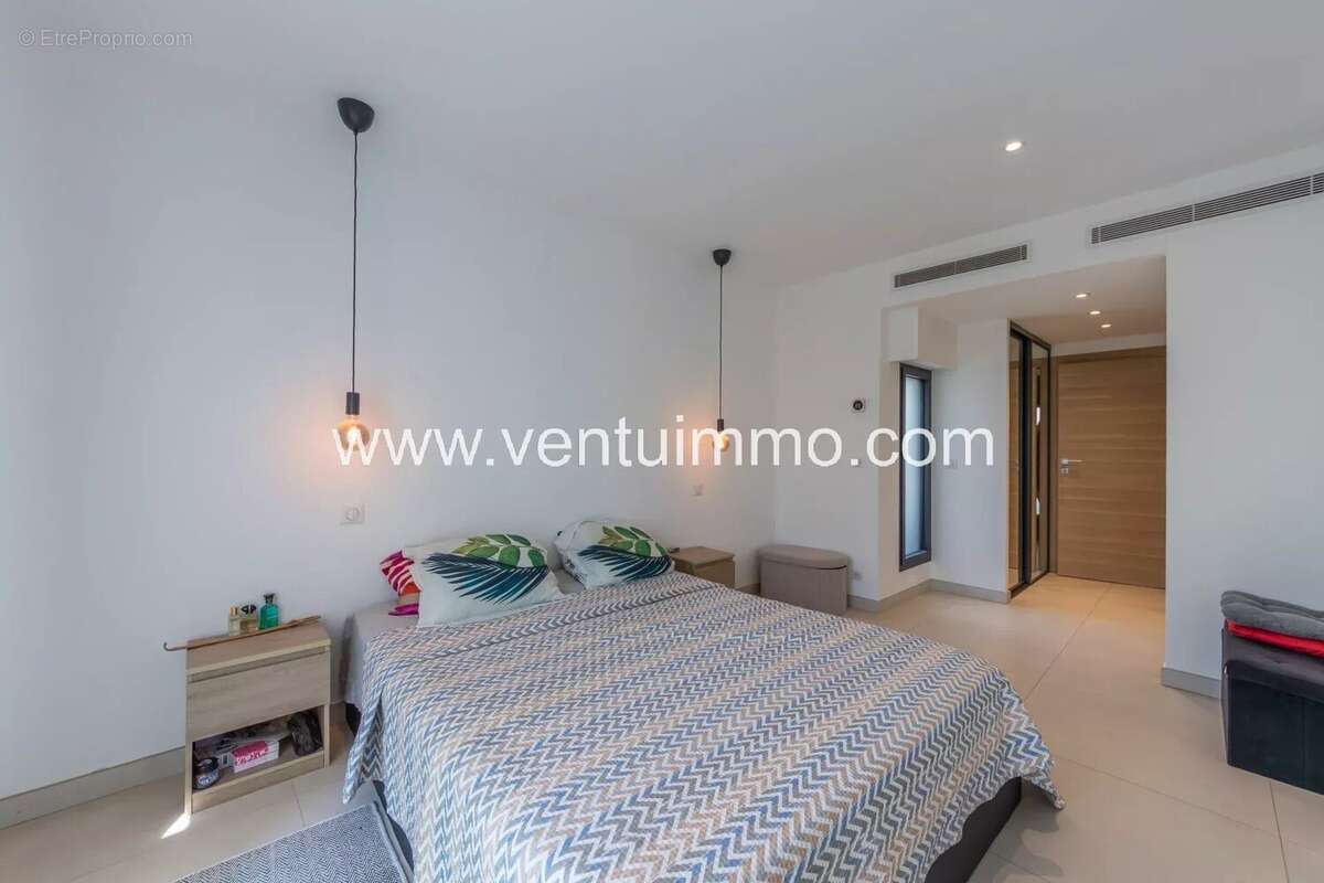 Cannes la bocca villa neuve avec jardin fleuri - photo 9