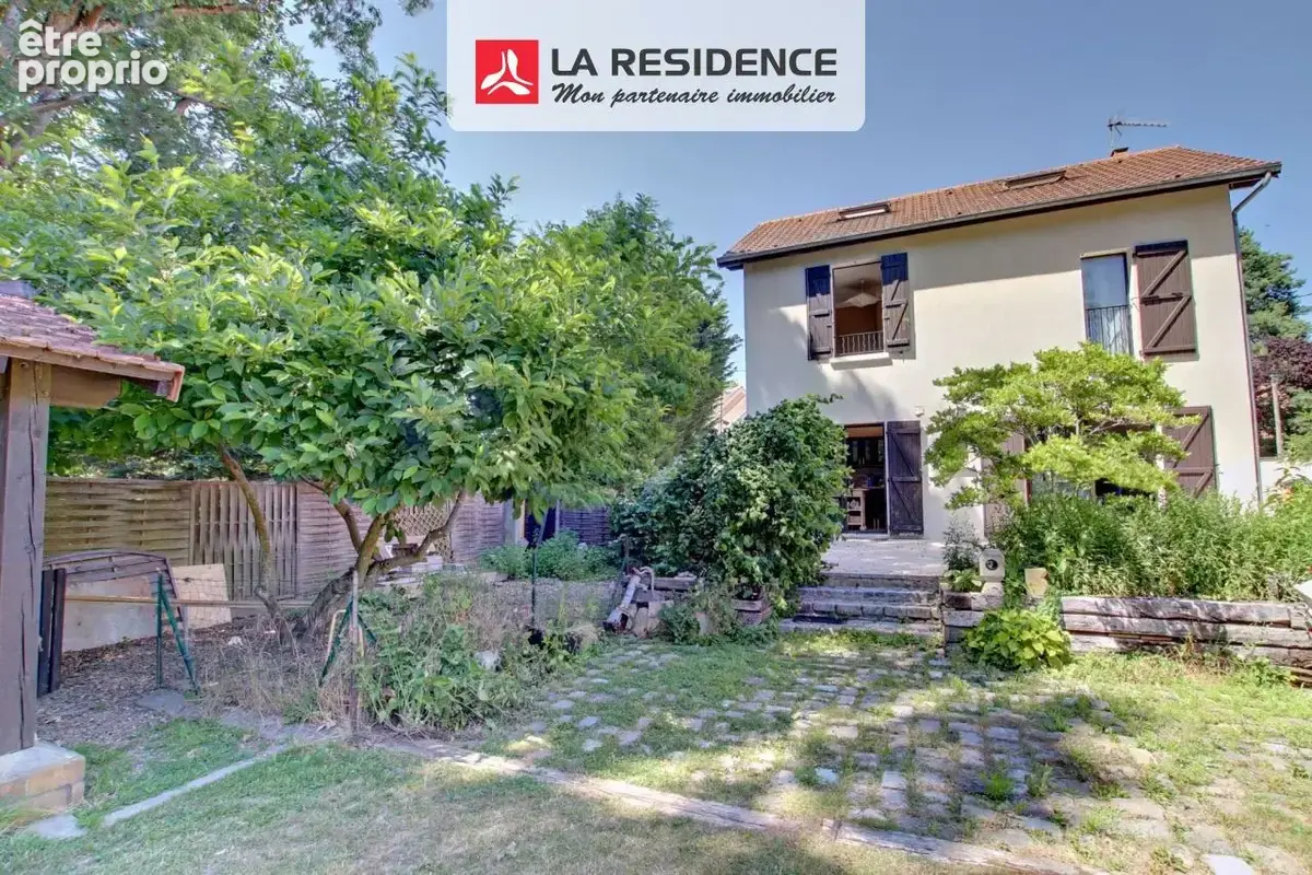 Maison 110 m² à Le Mesnil-Saint-Denis  - photo 9