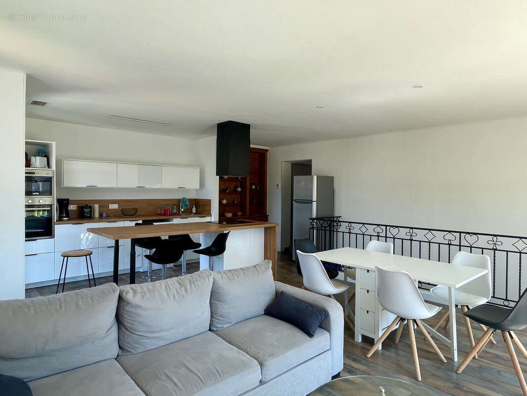 Exclusivité au pied du massif des albères : villa 4 faces rénovée de 146 m2 avec piscine et garage - photo 17