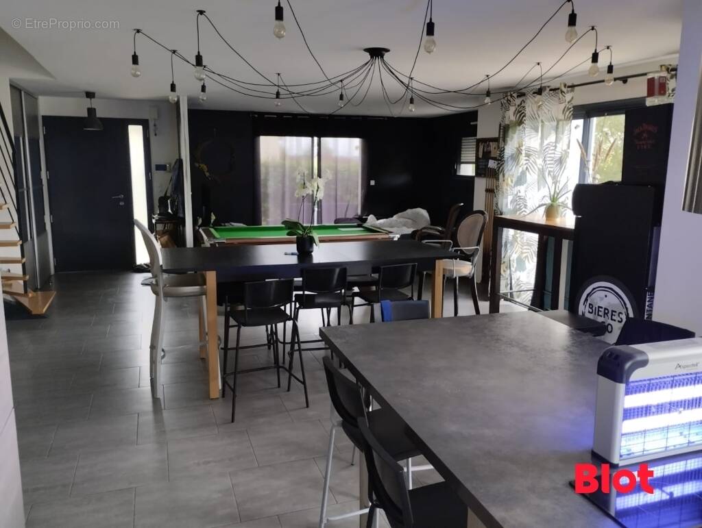 Maison à ARGENTRE-DU-PLESSIS