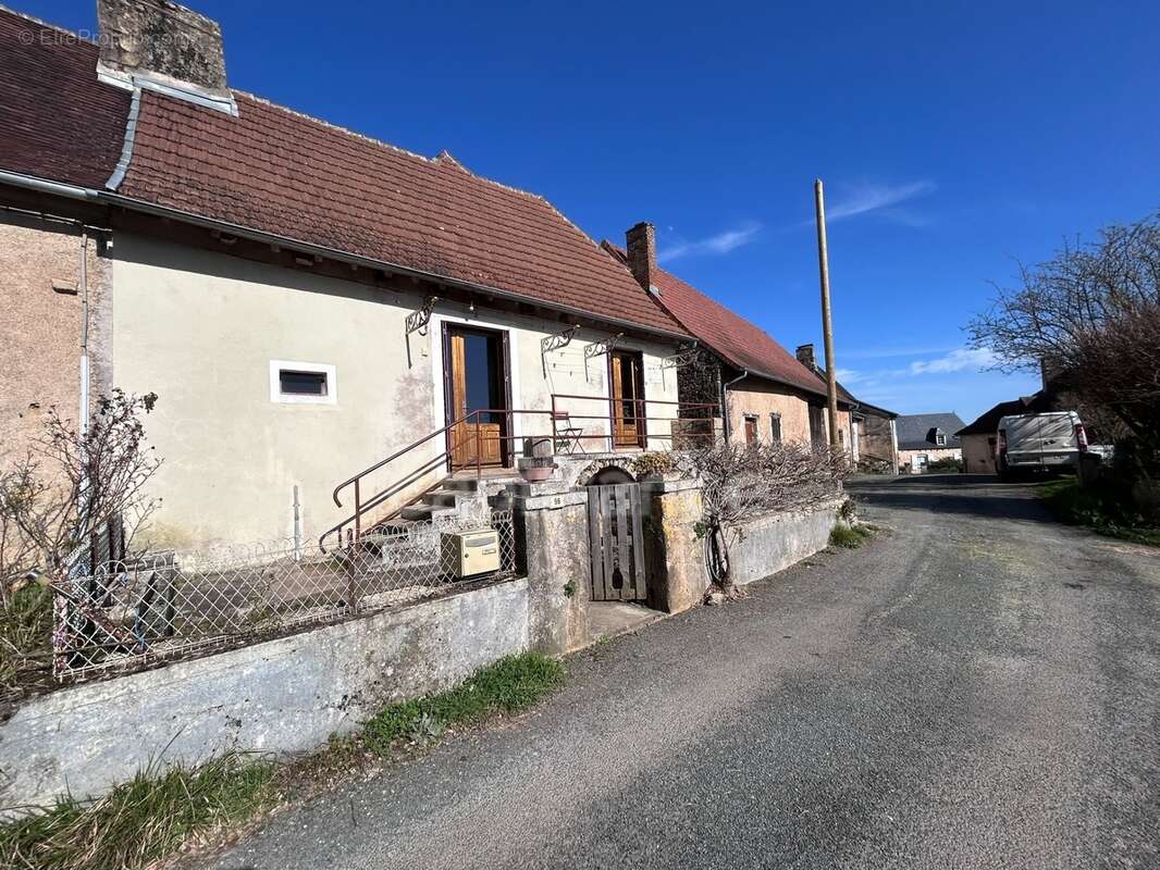 Maison à vendre 3 pièces HAUTEFORT (24) - photo 9