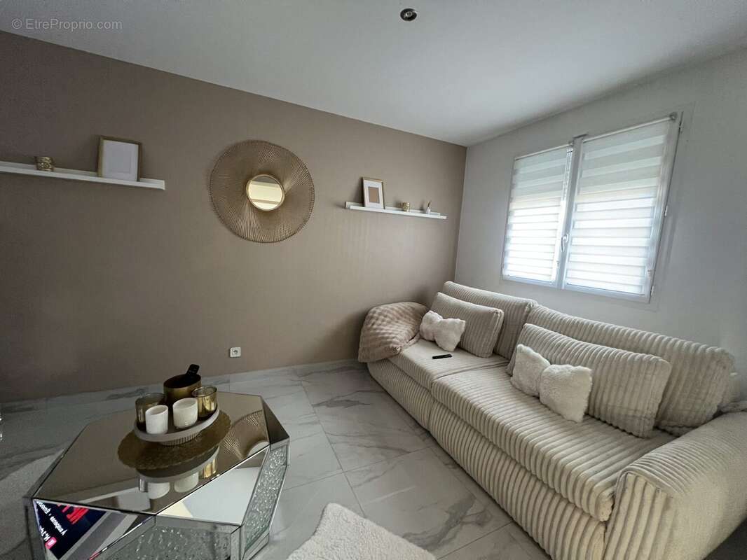 Maison 140 m² à Saint-Lambert-La-Potherie  - photo 8