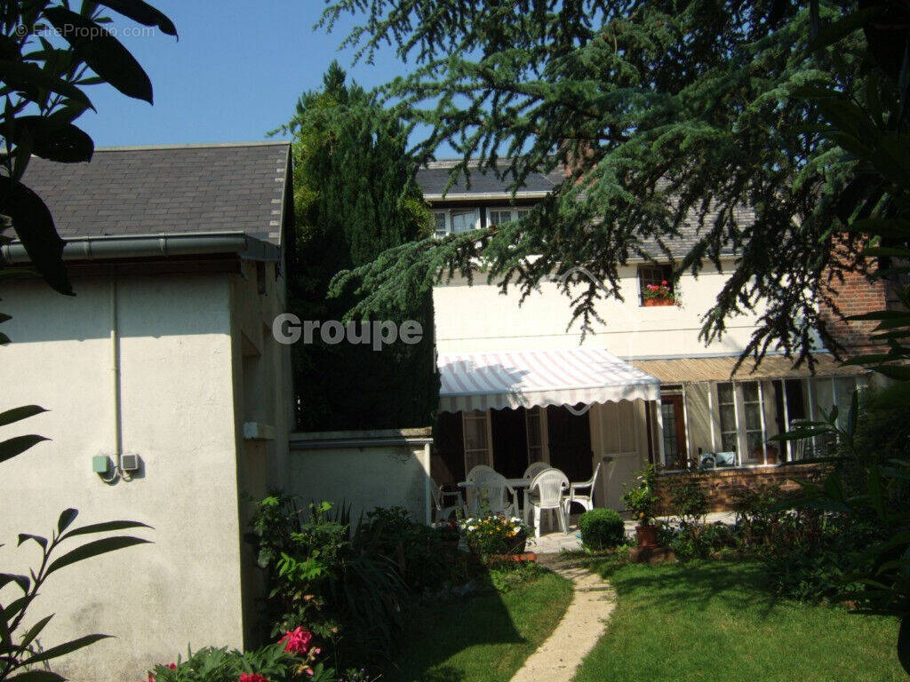 Maison à VILLENEUVE-LES-SABLONS