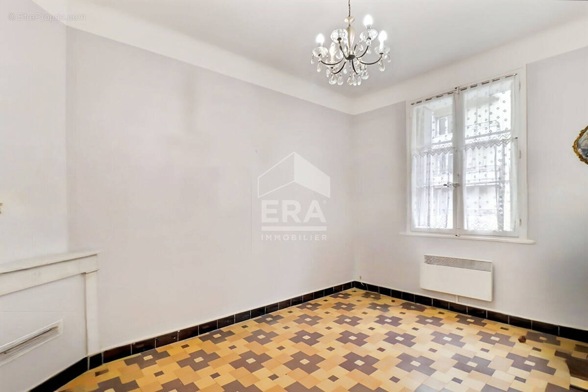 Appartement à MARSEILLE-5E