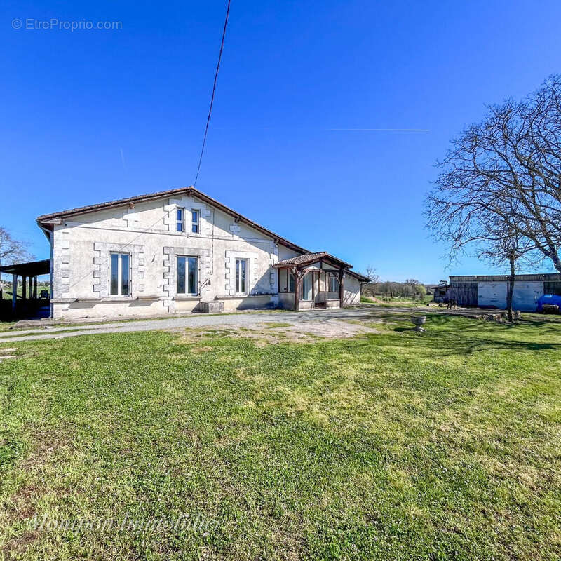 Maison à EYGURANDE-ET-GARDEDEUIL