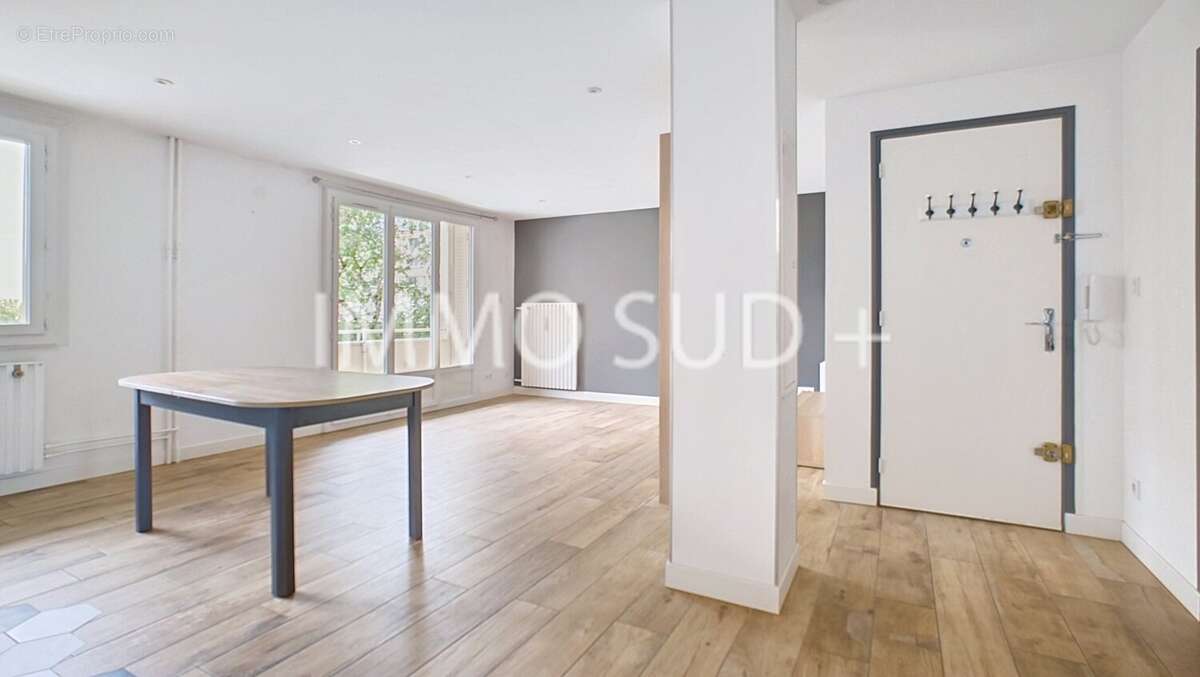 Appartement à POISAT