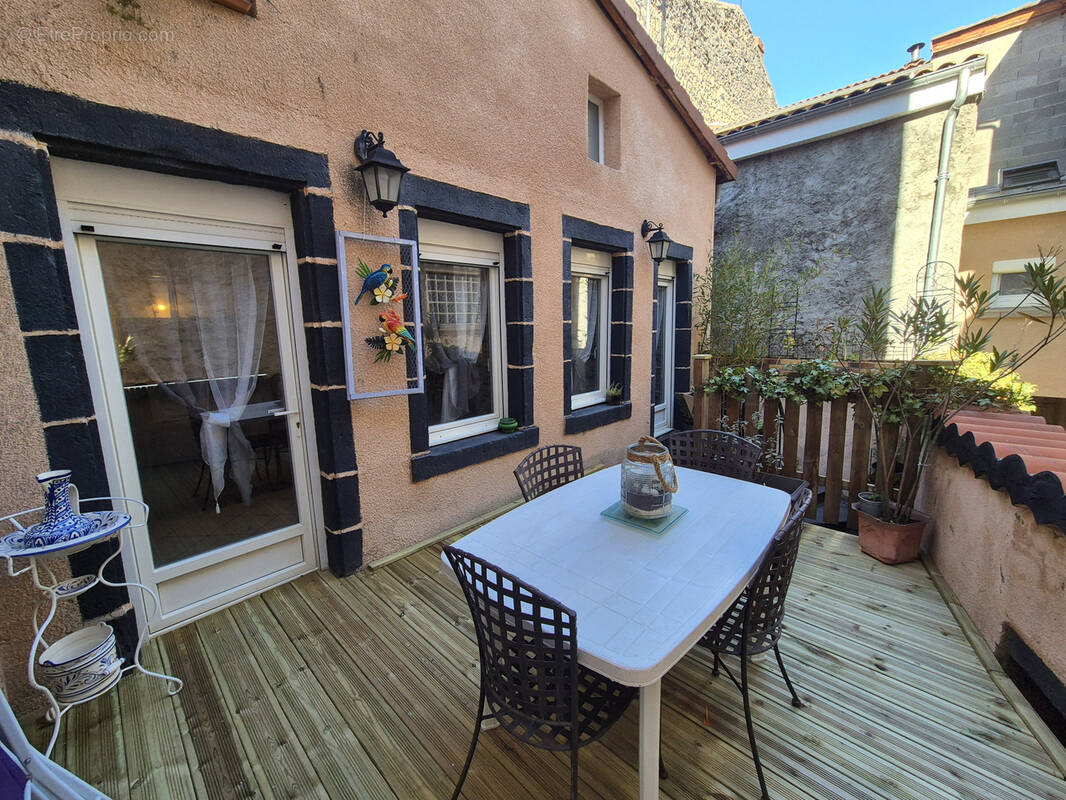 Maison à LA ROCHE-BLANCHE