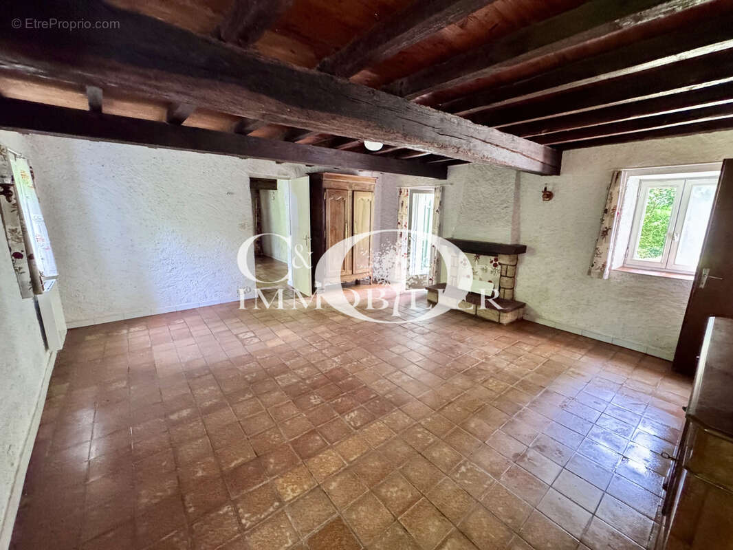 Maison à SAINT-ETIENNE-DU-BOIS