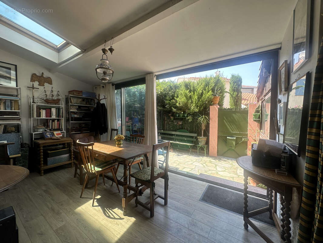 COLLIOURE Appartement RDC T3 avec Terrase et garage - photo 6