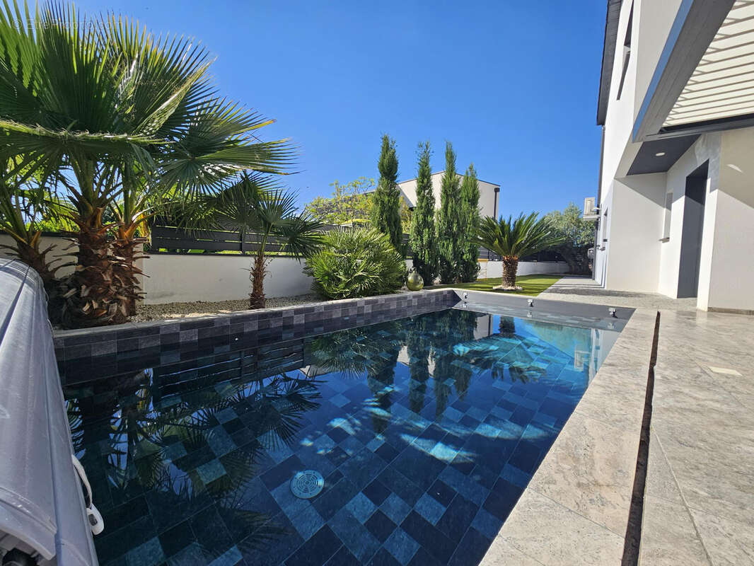 Maison à SALAISE-SUR-SANNE